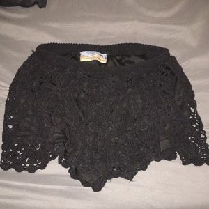 Cute black shorts 🌑